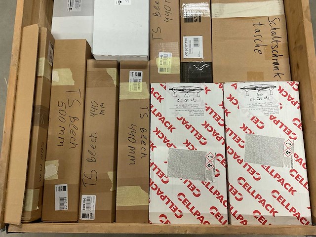 Partij installatiemateriaal - afbeelding 2 van  8