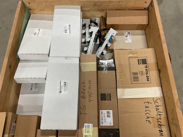 Partij installatiemateriaal - afbeelding 3 van  8