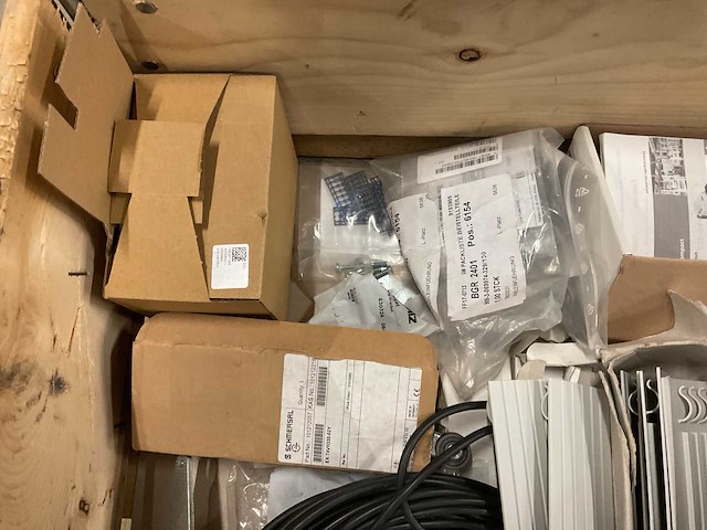 Partij installatiemateriaal - afbeelding 3 van  12