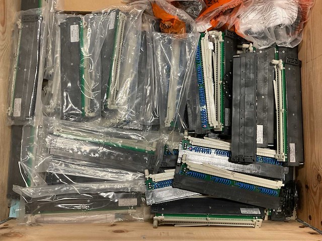 Partij installatiemateriaal - afbeelding 2 van  8