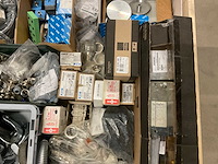 Partij installatiemateriaal - afbeelding 4 van  9