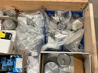 Partij installatiemateriaal - afbeelding 8 van  9