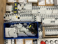 Partij installatiemateriaal - afbeelding 6 van  9