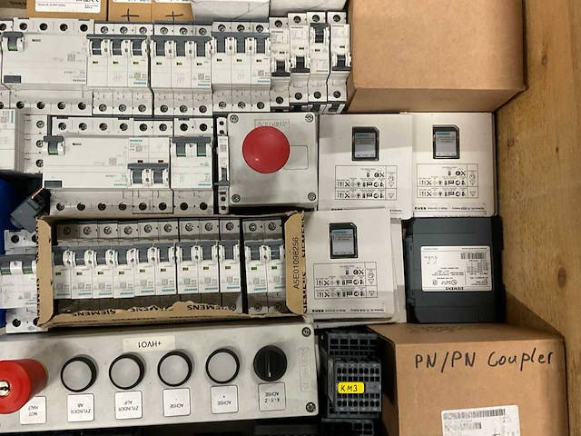 Partij installatiemateriaal - afbeelding 7 van  9