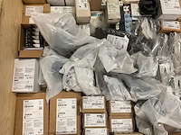 Partij installatiemateriaal - afbeelding 2 van  13