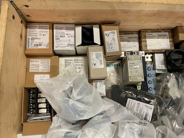 Partij installatiemateriaal - afbeelding 3 van  13