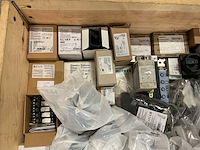 Partij installatiemateriaal - afbeelding 3 van  13