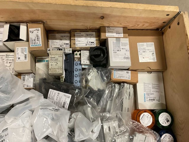 Partij installatiemateriaal - afbeelding 4 van  13