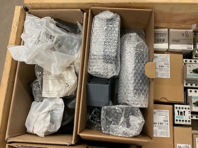 Partij installatiemateriaal - afbeelding 8 van  13