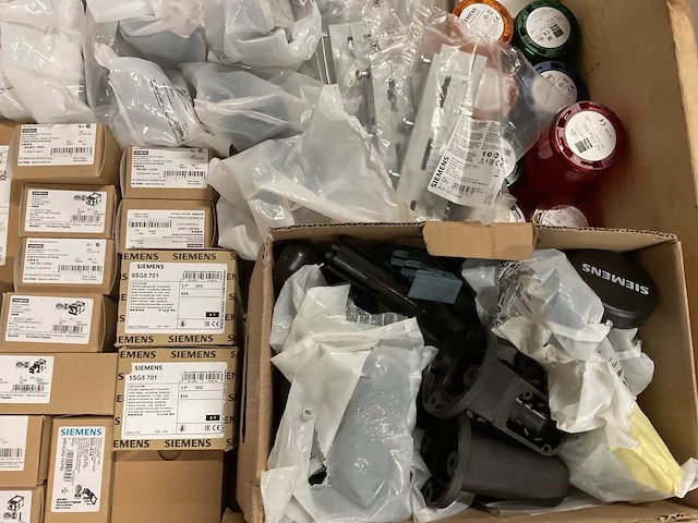 Partij installatiemateriaal - afbeelding 12 van  13