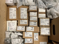 Partij installatiemateriaal - afbeelding 13 van  13