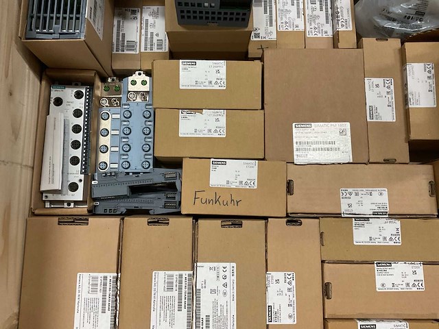 Partij installatiemateriaal - afbeelding 10 van  11