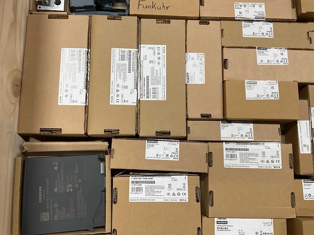 Partij installatiemateriaal - afbeelding 11 van  11