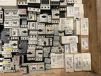 Partij installatiemateriaal - afbeelding 2 van  10