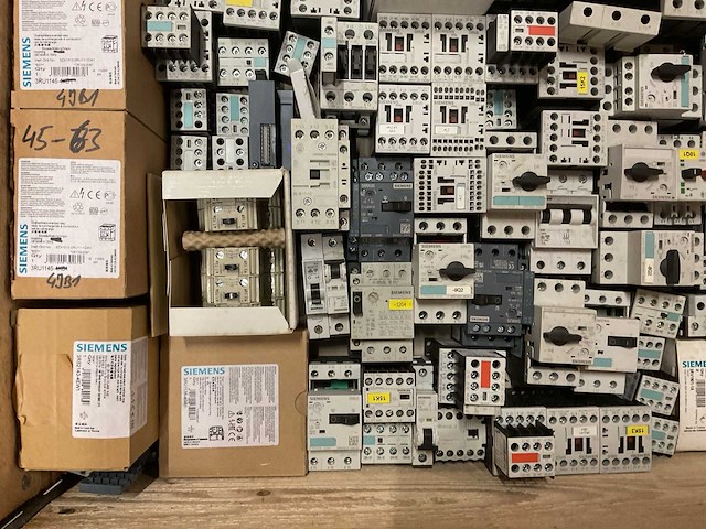 Partij installatiemateriaal - afbeelding 3 van  10