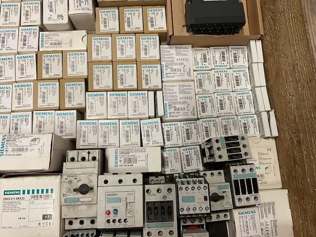 Partij installatiemateriaal - afbeelding 9 van  10