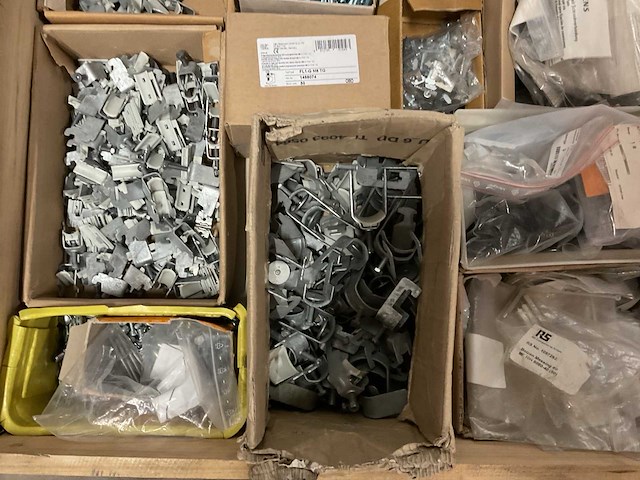 Partij installatiemateriaal - afbeelding 2 van  9