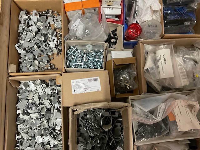 Partij installatiemateriaal - afbeelding 5 van  9