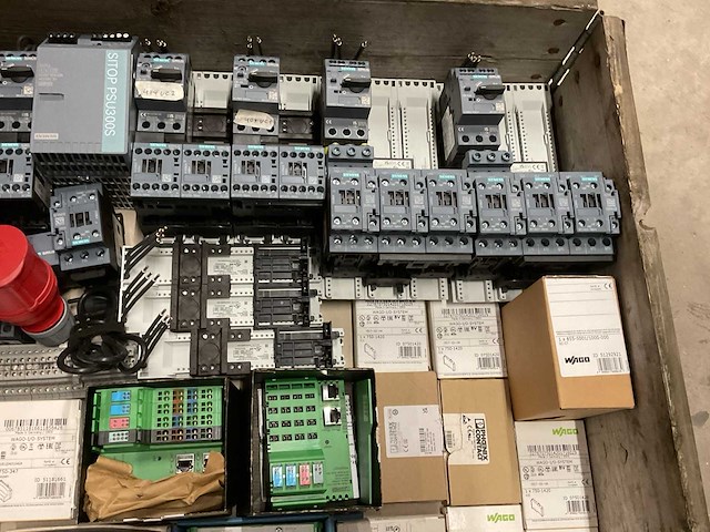 Partij installatiemateriaal - afbeelding 3 van  9