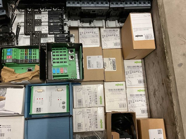 Partij installatiemateriaal - afbeelding 4 van  9