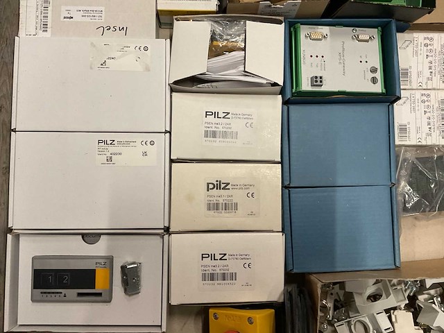 Partij installatiemateriaal - afbeelding 6 van  9