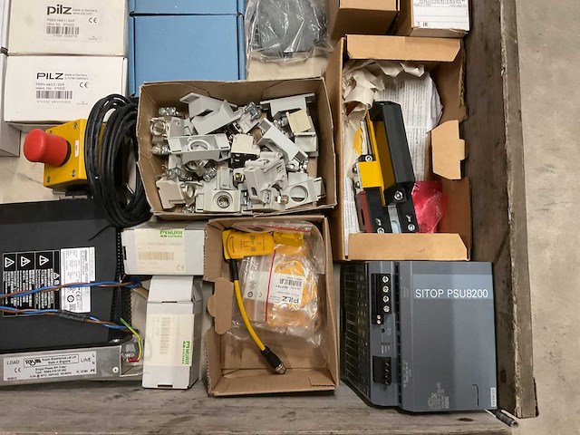 Partij installatiemateriaal - afbeelding 8 van  9