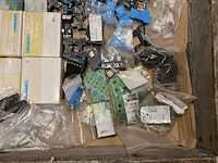 Partij installatiemateriaal - afbeelding 3 van  9