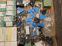 Partij installatiemateriaal - afbeelding 4 van  9