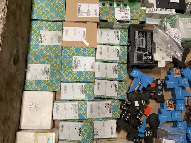 Partij installatiemateriaal - afbeelding 6 van  9