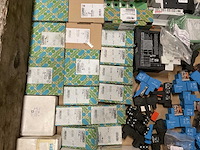 Partij installatiemateriaal - afbeelding 6 van  9