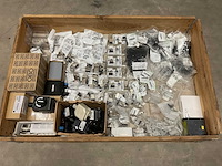 Partij installatiemateriaal - afbeelding 1 van  9