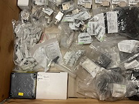 Partij installatiemateriaal - afbeelding 2 van  9