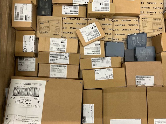 Partij installatiemateriaal - afbeelding 6 van  9