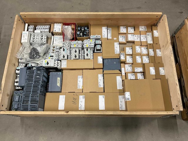 Partij installatiemateriaal - afbeelding 1 van  7