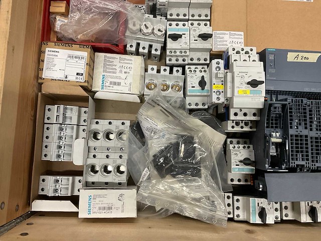 Partij installatiemateriaal - afbeelding 6 van  7