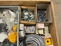 Partij installatiemateriaal - afbeelding 3 van  9
