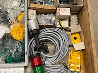 Partij installatiemateriaal - afbeelding 4 van  9