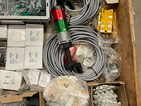 Partij installatiemateriaal - afbeelding 7 van  9