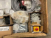 Partij installatiemateriaal - afbeelding 8 van  9