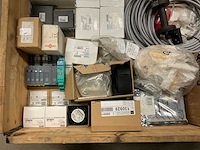 Partij installatiemateriaal - afbeelding 9 van  9