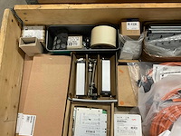 Partij installatiemateriaal - afbeelding 2 van  9