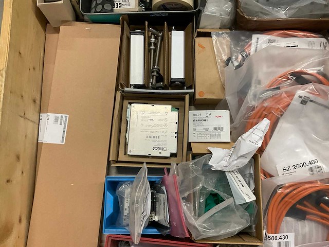 Partij installatiemateriaal - afbeelding 5 van  9