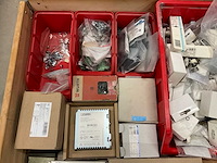 Partij installatiemateriaal - afbeelding 2 van  9
