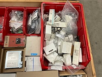 Partij installatiemateriaal - afbeelding 3 van  9