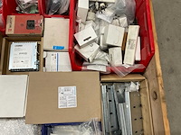 Partij installatiemateriaal - afbeelding 4 van  9