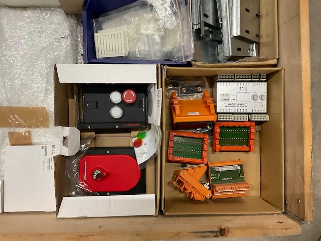 Partij installatiemateriaal - afbeelding 8 van  9