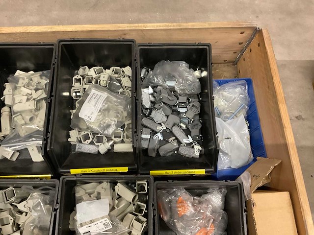 Partij installatiemateriaal - afbeelding 6 van  7