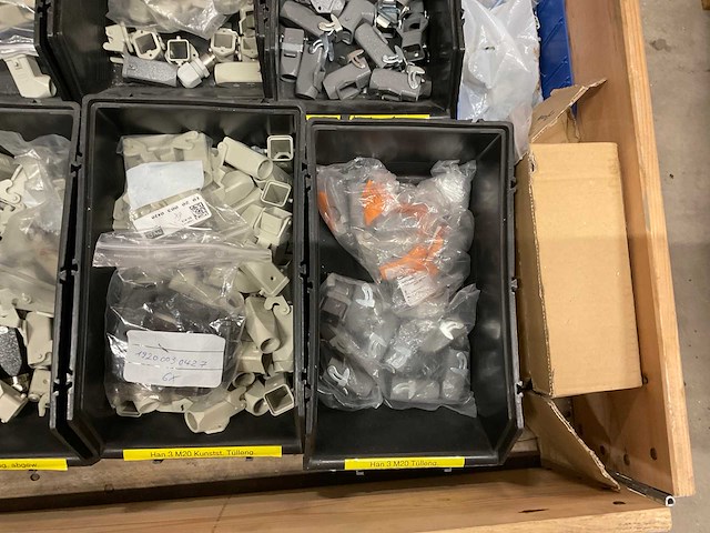 Partij installatiemateriaal - afbeelding 7 van  7