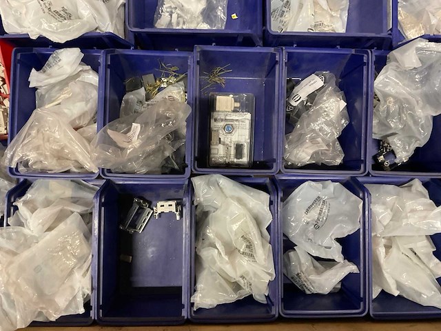 Partij installatiemateriaal - afbeelding 5 van  7