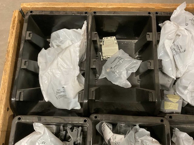 Partij installatiemateriaal - afbeelding 2 van  5